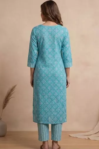 Women Ethnic Motifs Printed Regular Kurta with Trousers & With Dupatta