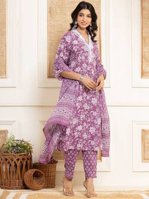 Floral Printed Regular Straight Kurta with Trouser & with Dupatta 3