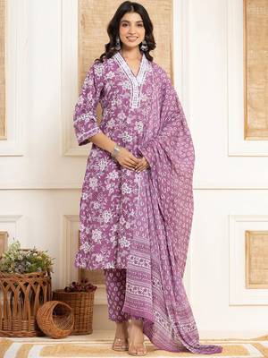 Floral Printed Regular Straight Kurta with Trouser & with Dupatta 6
