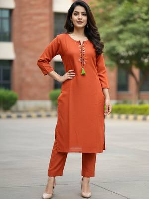 Women Ethnic Motifs Embroidered Regular Thread Work Kurta with Trousers 1