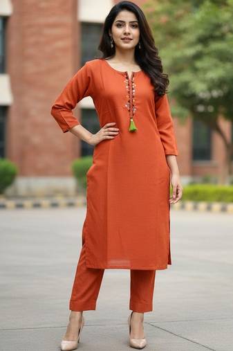 Women Ethnic Motifs Embroidered Regular Thread Work Kurta with Trousers