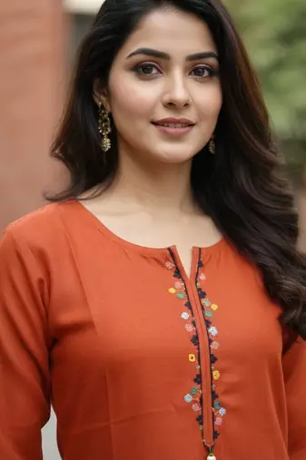 Women Ethnic Motifs Embroidered Regular Thread Work Kurta with Trousers