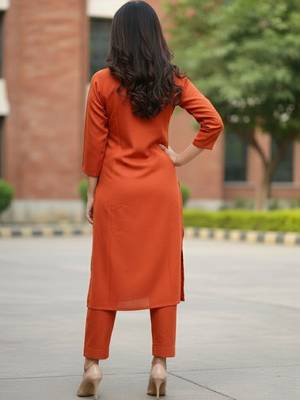 Women Ethnic Motifs Embroidered Regular Thread Work Kurta with Trousers 4