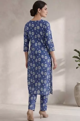 Women Floral Printed Regular Kurta with Trousers