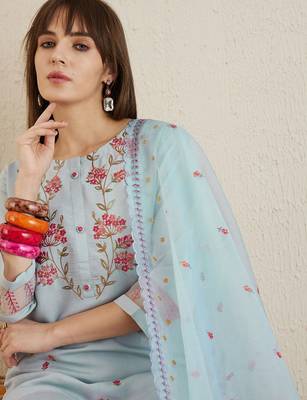 Floral Embroidered Round Neck Thread Work Kurta with Trousers & With Dupatta 2