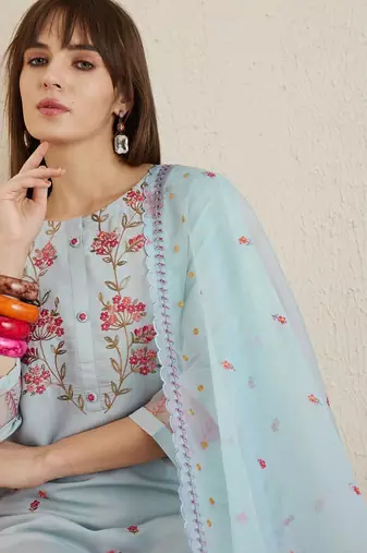 Floral Embroidered Round Neck Thread Work Kurta with Trousers & With Dupatta