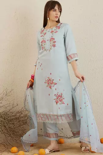 Floral Embroidered Round Neck Thread Work Kurta with Trousers & With Dupatta