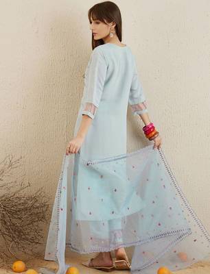 Floral Embroidered Round Neck Thread Work Kurta with Trousers & With Dupatta 5