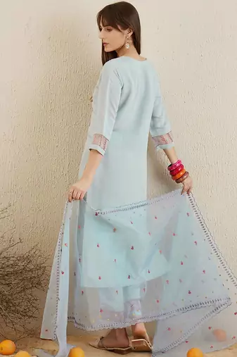 Floral Embroidered Round Neck Thread Work Kurta with Trousers & With Dupatta