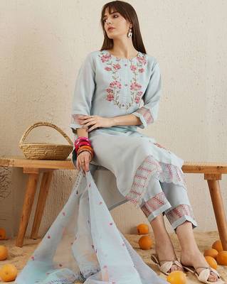 Floral Embroidered Round Neck Thread Work Kurta with Trousers & With Dupatta 6