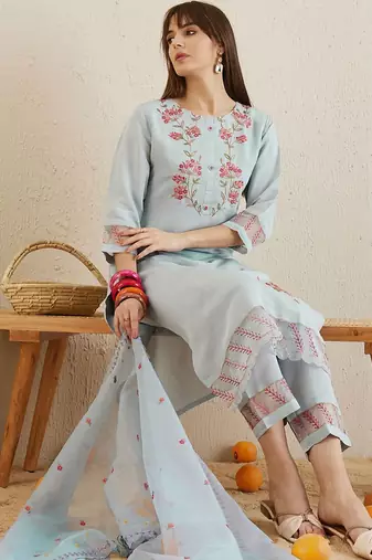 Floral Embroidered Round Neck Thread Work Kurta with Trousers & With Dupatta