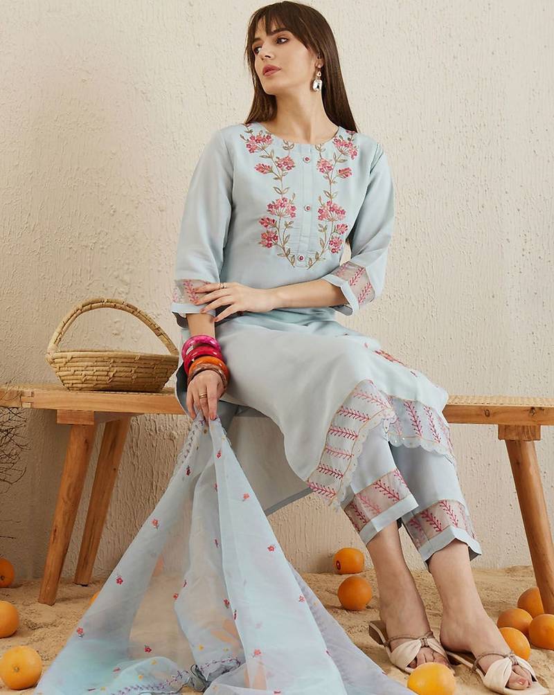 Floral Embroidered Round Neck Thread Work Kurta with Trousers & With Dupatta