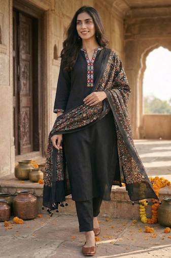 Women Ethnic Motifs Regular Phulkari Pure Cotton Kurta with Trousers & With Dupatta