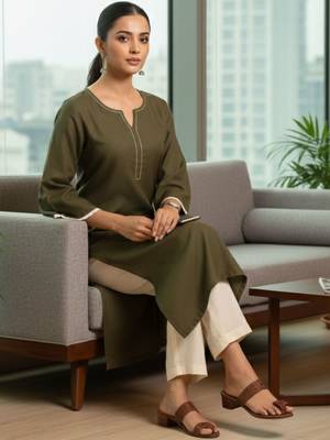 Women Regular Thread Work Kurta with Trousers 1