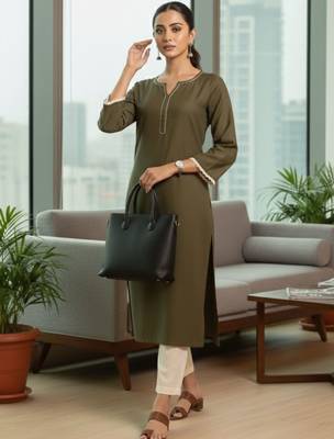 Women Regular Thread Work Kurta with Trousers 3