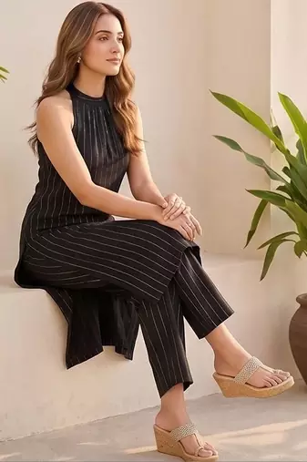 Women Printed Regular Silk Crepe Kurta with Trousers