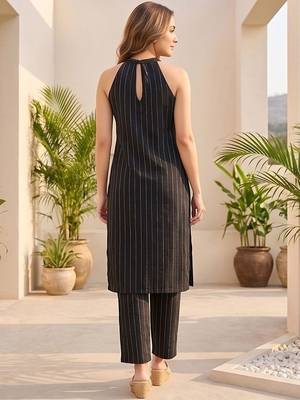 Women Printed Regular Silk Crepe Kurta with Trousers 6