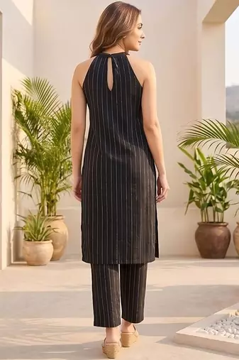 Women Printed Regular Silk Crepe Kurta with Trousers