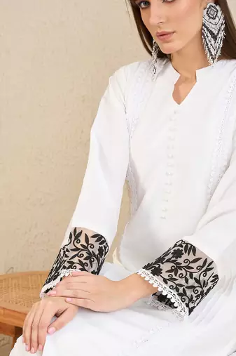 Floral Embroidered Panelled Beads and Stones Straight Kurta with Trousers