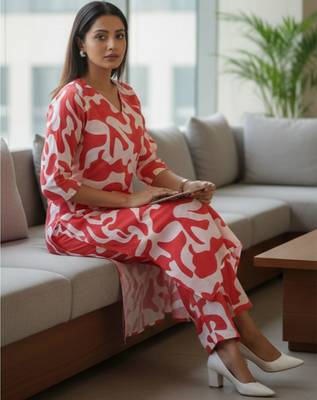 women printed regular kurta with trousers 5
