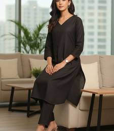 Women Regular Kurta with Trousers