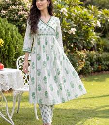 Women Floral Printed Empire Pure Cotton Kurta with Trousers