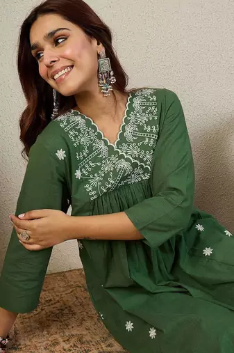 Ethnic Motifs Embroidered V-Neck Thread Work A-Line Kurta With Palazzos