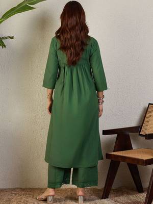 Ethnic Motifs Embroidered V-Neck Thread Work A-Line Kurta With Palazzos 3
