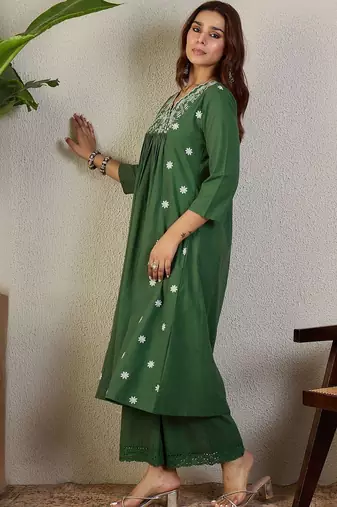 Ethnic Motifs Embroidered V-Neck Thread Work A-Line Kurta With Palazzos