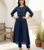 Women Empire Thread Work Liva Kurta with Trousers