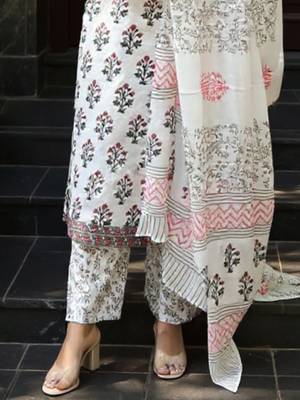 Women Ethnic Motifs Printed Regular Pure Cotton Kurta & Trousers With Dupatta 5