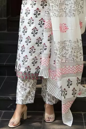 Women Ethnic Motifs Printed Regular Pure Cotton Kurta & Trousers With Dupatta