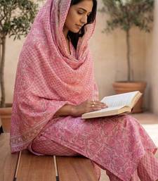 Women Floral Printed Regular Pure Cotton Kurta with Trousers & With Dupatta