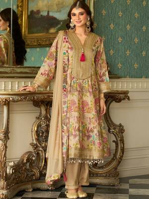 Women Floral Printed Kurta with Trouser & Dupatta 1