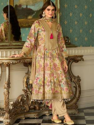 Women Floral Printed Kurta with Trouser & Dupatta 3