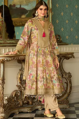 Women Floral Printed Kurta with Trouser & Dupatta
