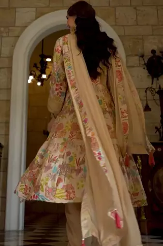 Women Floral Printed Kurta with Trouser & Dupatta