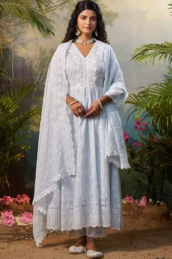 Women Floral Embroidered Regular Thread Work Kurta Trousers With Dupatta Set