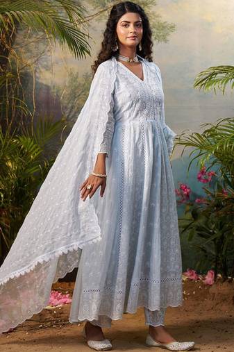 Women Floral Embroidered Regular Thread Work Kurta Trousers With Dupatta Set