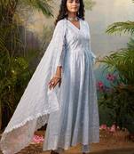 Women Floral Embroidered Regular Thread Work Kurta Trousers With Dupatta Set