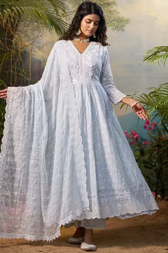 Women Floral Embroidered Regular Thread Work Kurta Trousers With Dupatta Set