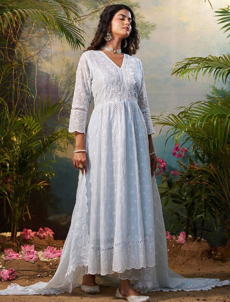 Women Floral Embroidered Regular Thread Work Kurta Trousers With Dupatta Set