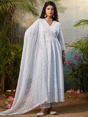Women Floral Embroidered Regular Thread Work Kurta Trousers With Dupatta Set 6