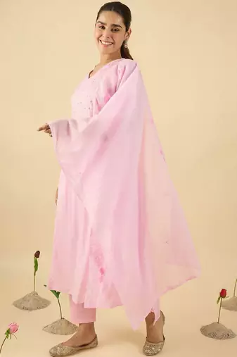 Women Floral Embroidered Pleated Thread Work Pure Cotton Kurta Set