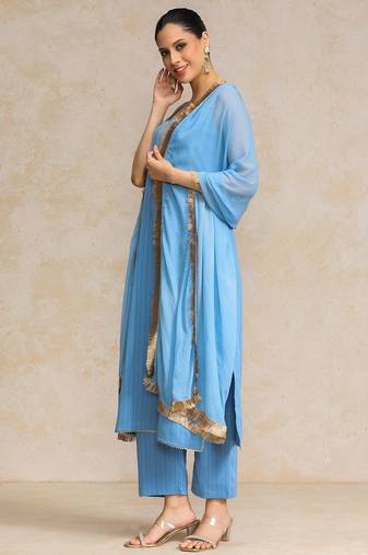 Women Yoke Design Regular Silk Crepe Kurta with Trousers & With Dupatta