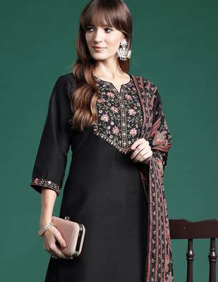 Floral Yoke Design Thread Work Kurta With Trousers & Dupatta 2