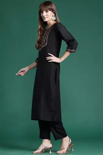 Floral Yoke Design Thread Work Kurta With Trousers & Dupatta