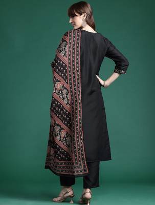 Floral Yoke Design Thread Work Kurta With Trousers & Dupatta 7