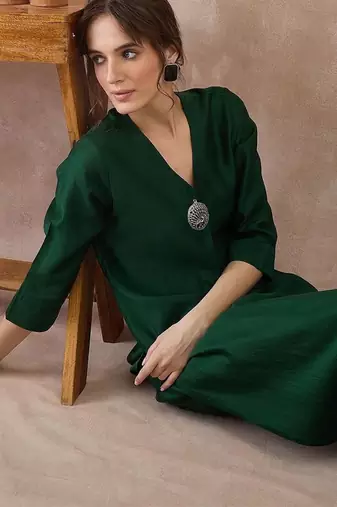 Women Regular Liva Kurta with Trousers