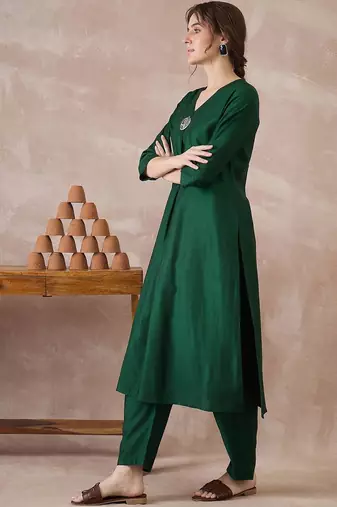 Women Regular Liva Kurta with Trousers